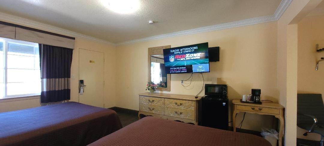 Lakeview Motel *