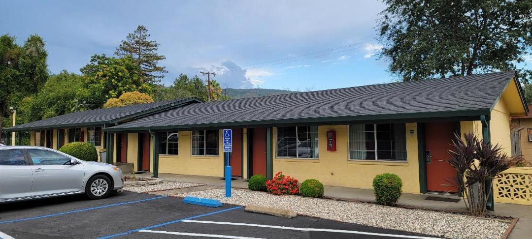 Lakeview Motel