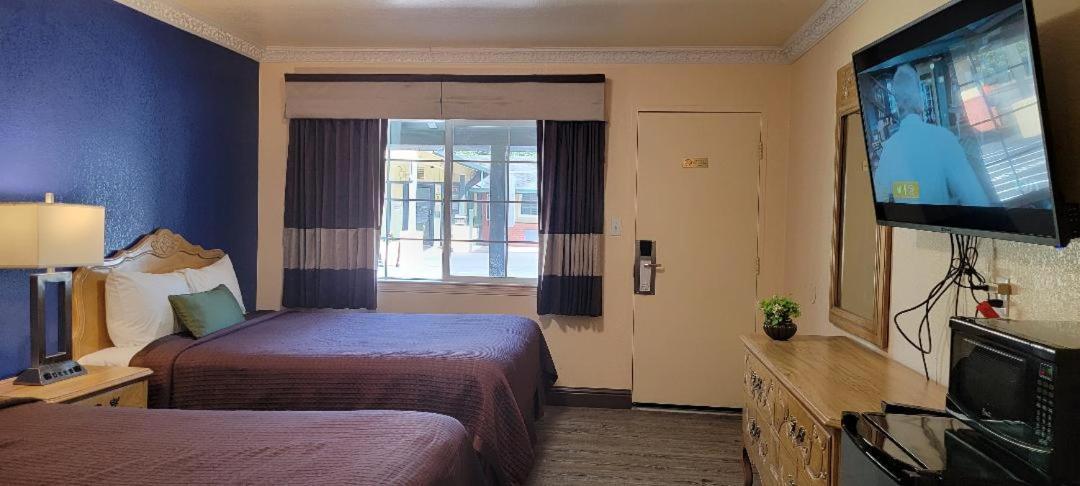 Lakeview Motel