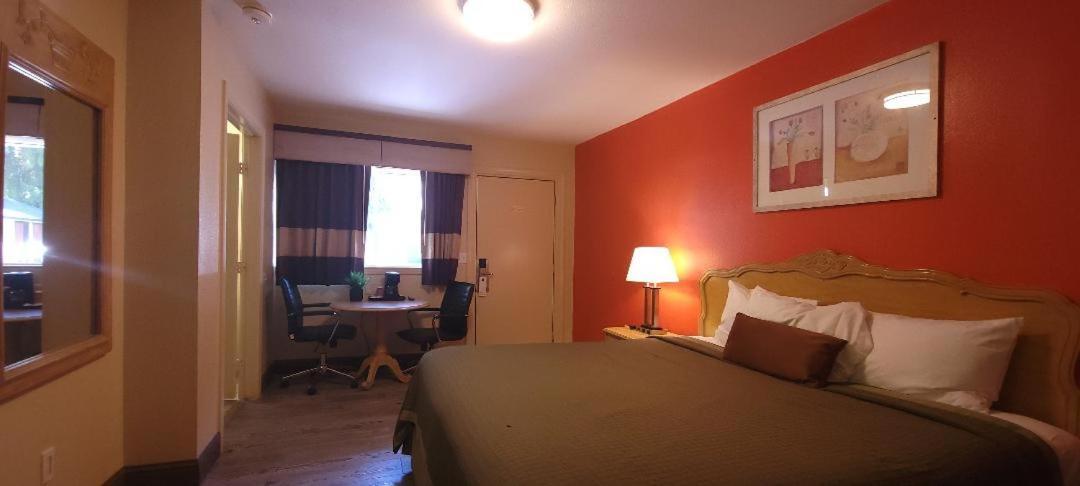 Lakeview Motel