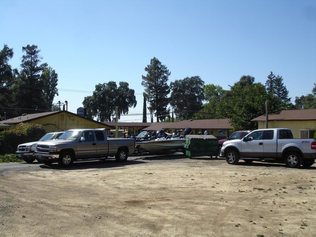 Lakeview Motel
